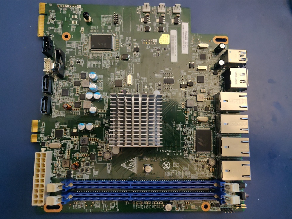 thumb-Netgear-RN3138-mainboard1.jpg