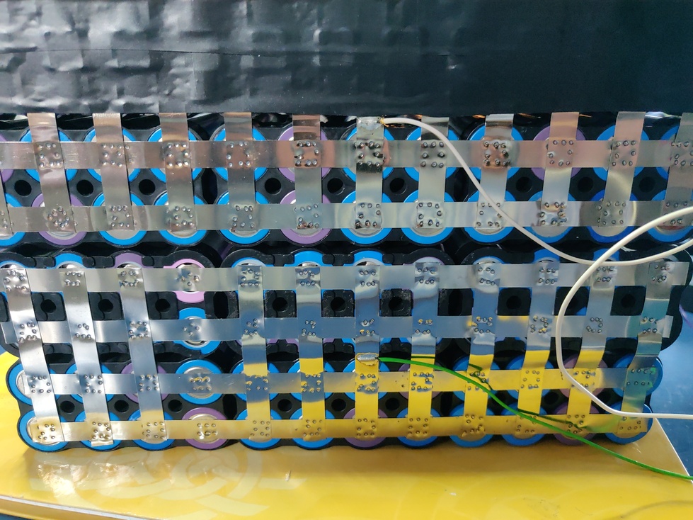 thumb-voltage-sense-wires.jpg